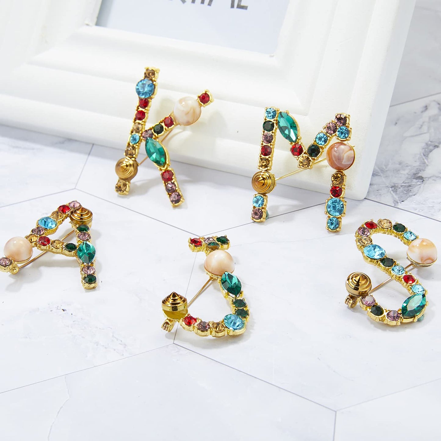 RINHOO Crystal Pearl Initial Brooch Gold Plated Enamel Colorful Letter Alphabet Breastpin Pin Jewelry for GIFTS (Gold V)