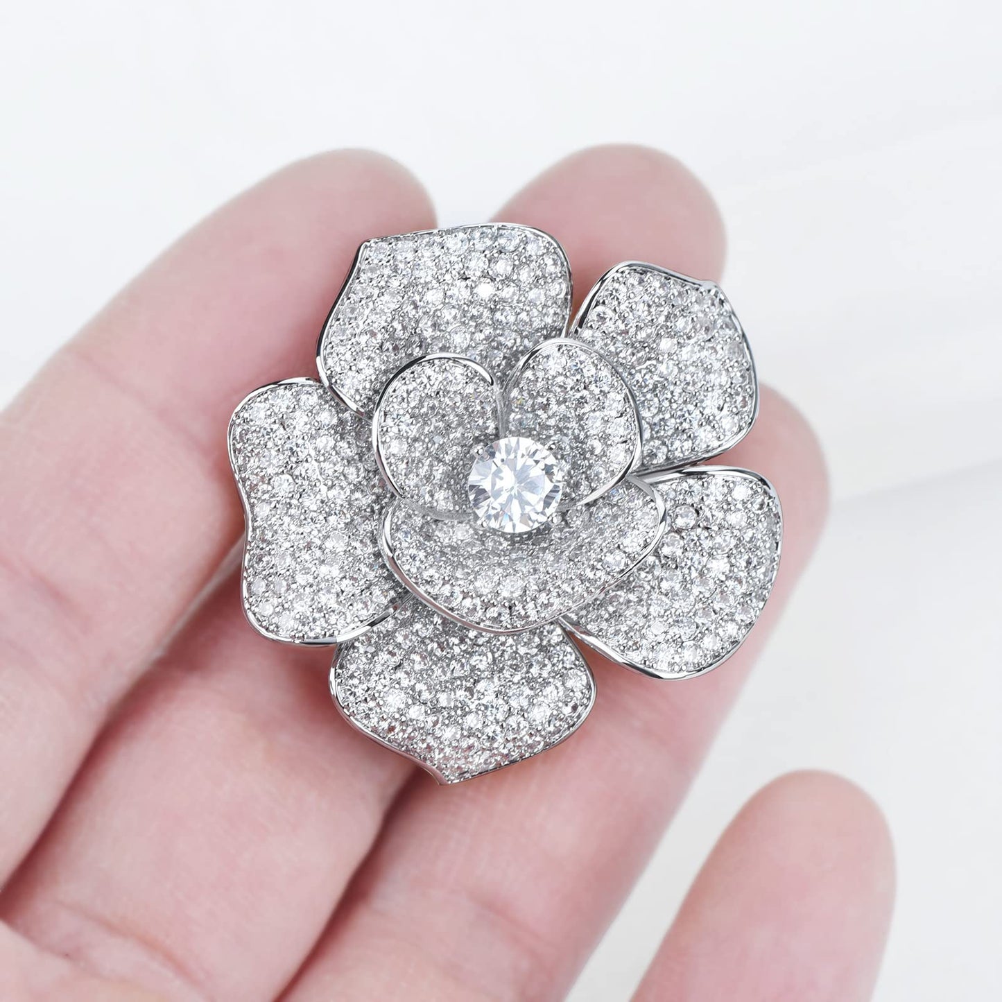 Elegant Crystal Blooming Rose Flower Brooch Lapel Pin Breastpin for Women Birdal Cardigan Hat Scarf Suit Sweater Floral Pins (White Gold Rose)