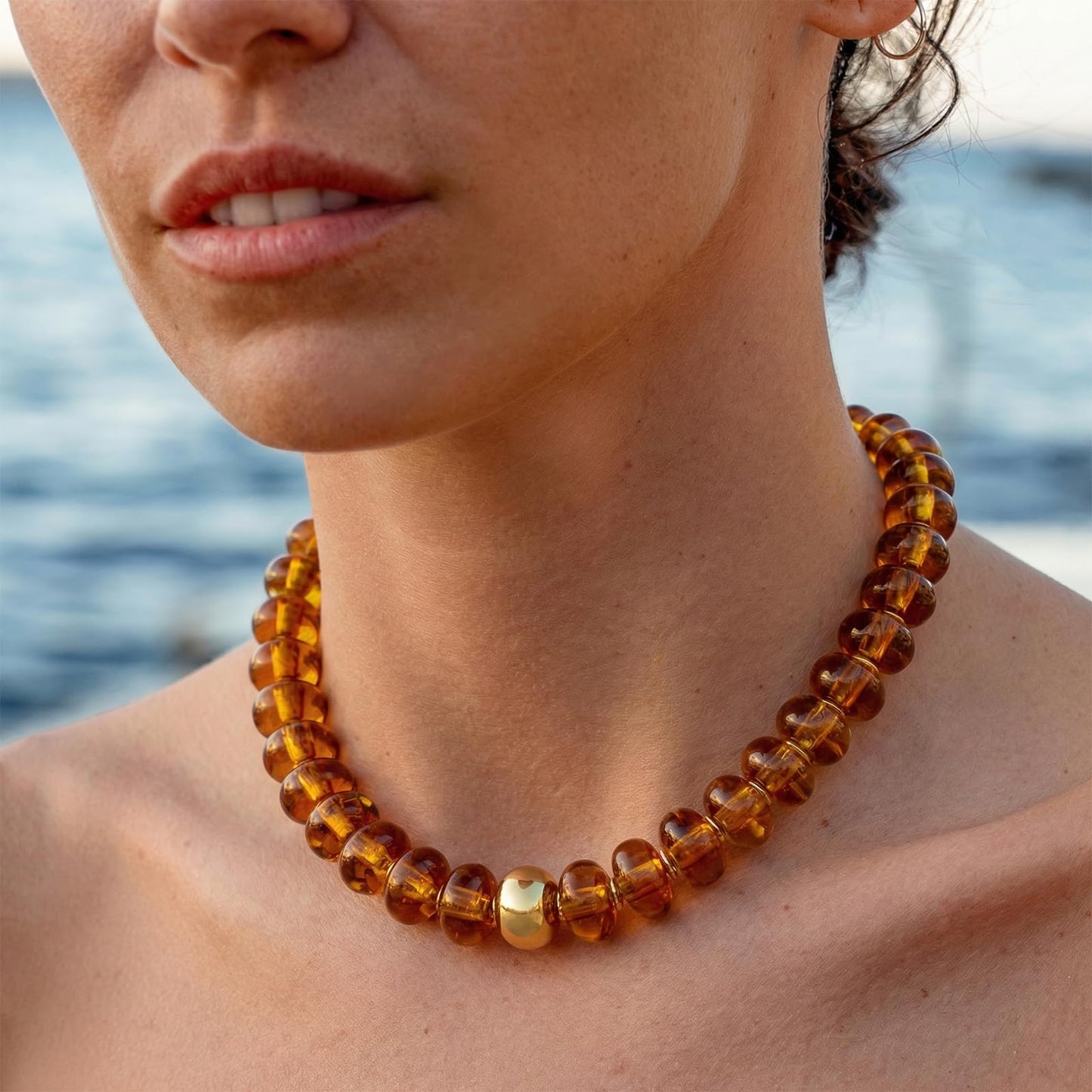 HolidayQbee Beaded Necklace for Women Chunky Beaded Choker Necklace Boho Oval Amber Big Bead Statement Necklaces Fashion Trendy Summer Beach Jewelry Gifts