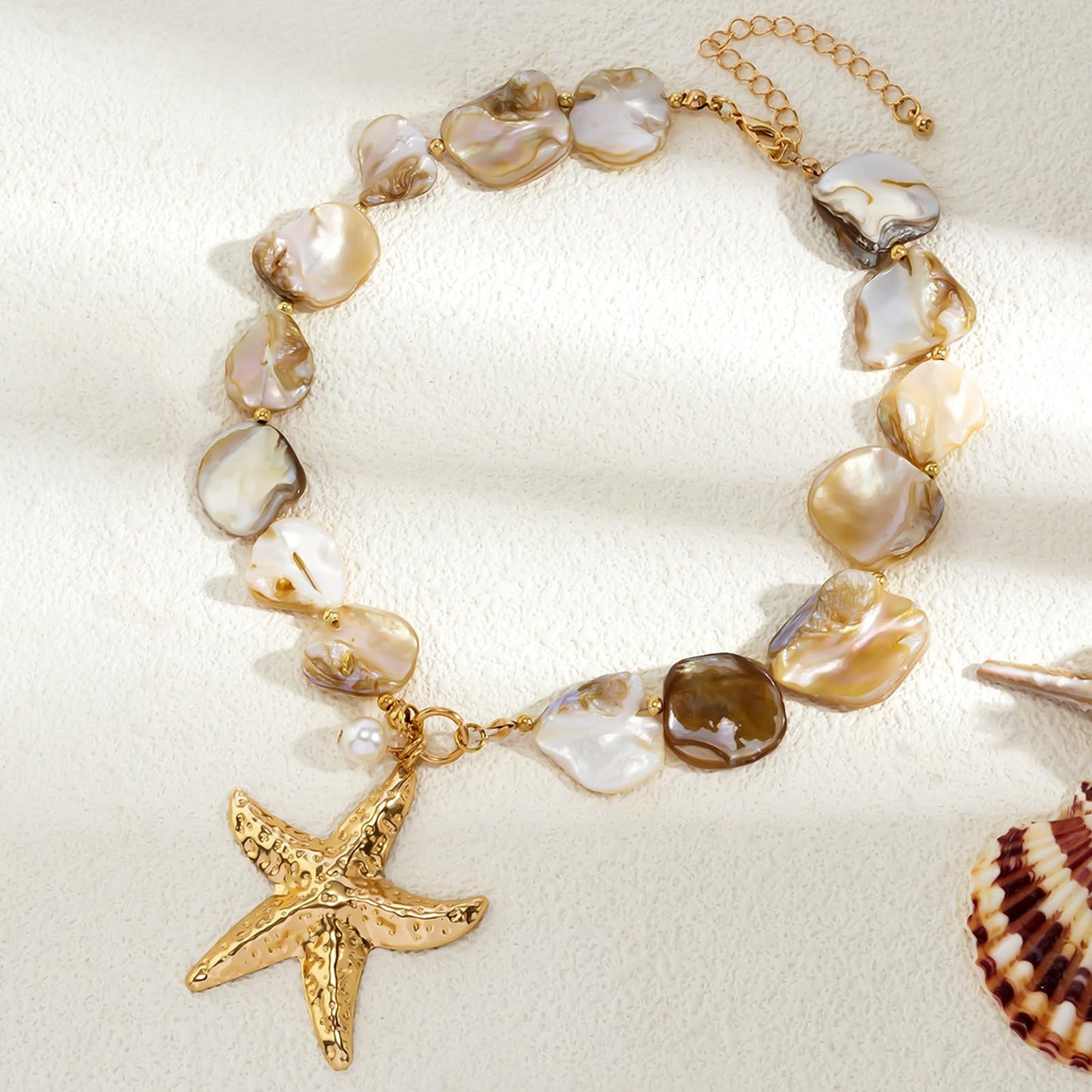 Chunky Shell Starfish Pendant Necklace for Women Colorful Seashell Star Statement Necklace Gold Baroque Freshwater Pearl Necklace Boho Lrregular Choker Memorial Necklace Summer Beach Costume Jewelry Accessories (A)