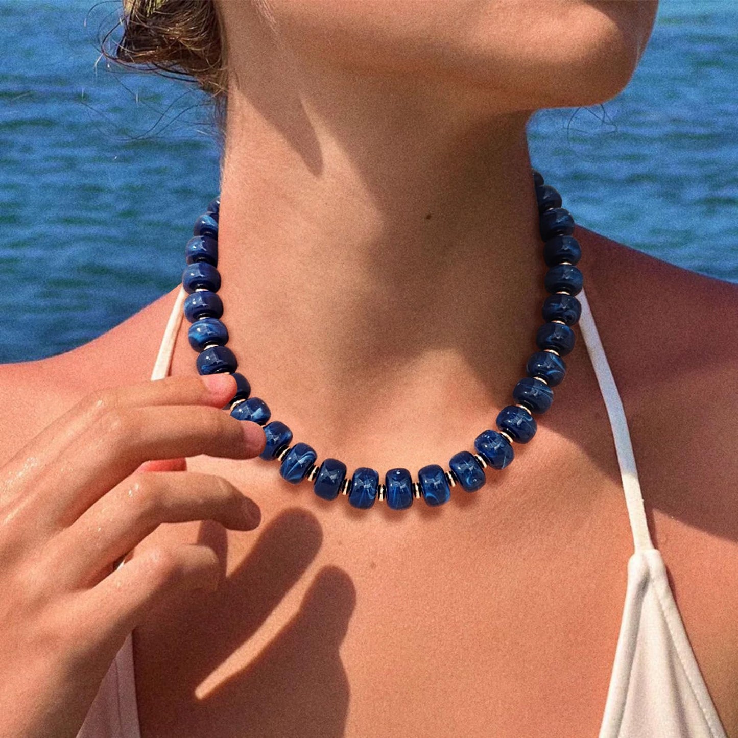 HolidayQbee Beaded Necklace for Women Boho Bead Chunky Necklace Big Bead Necklace Fashion Trendy Summer Blue Resin Beaded Necklaces Jewelry Gifts