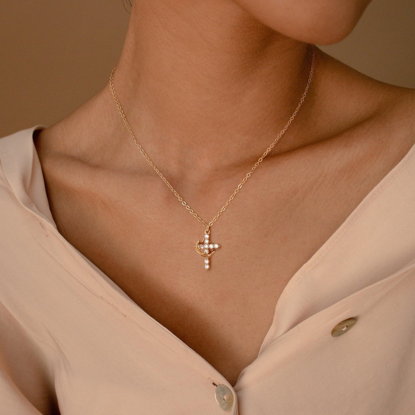 Robaice Gold Cross Necklace for Women, 14K Gold Plated Crown Cross Pendant Necklace Cross Necklaces Faith Jewelry First Communion Necklace, Gold