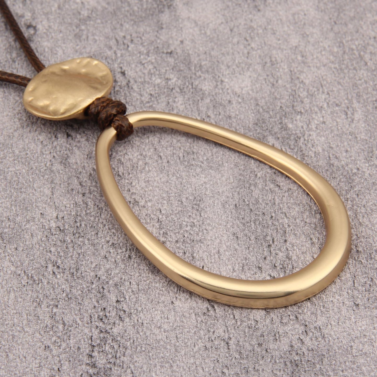 joymiao Vintage Pendant Necklace for Women Long Chunky Boho Necklace with Large Gold Pendant Long Chain Boho Jewelry