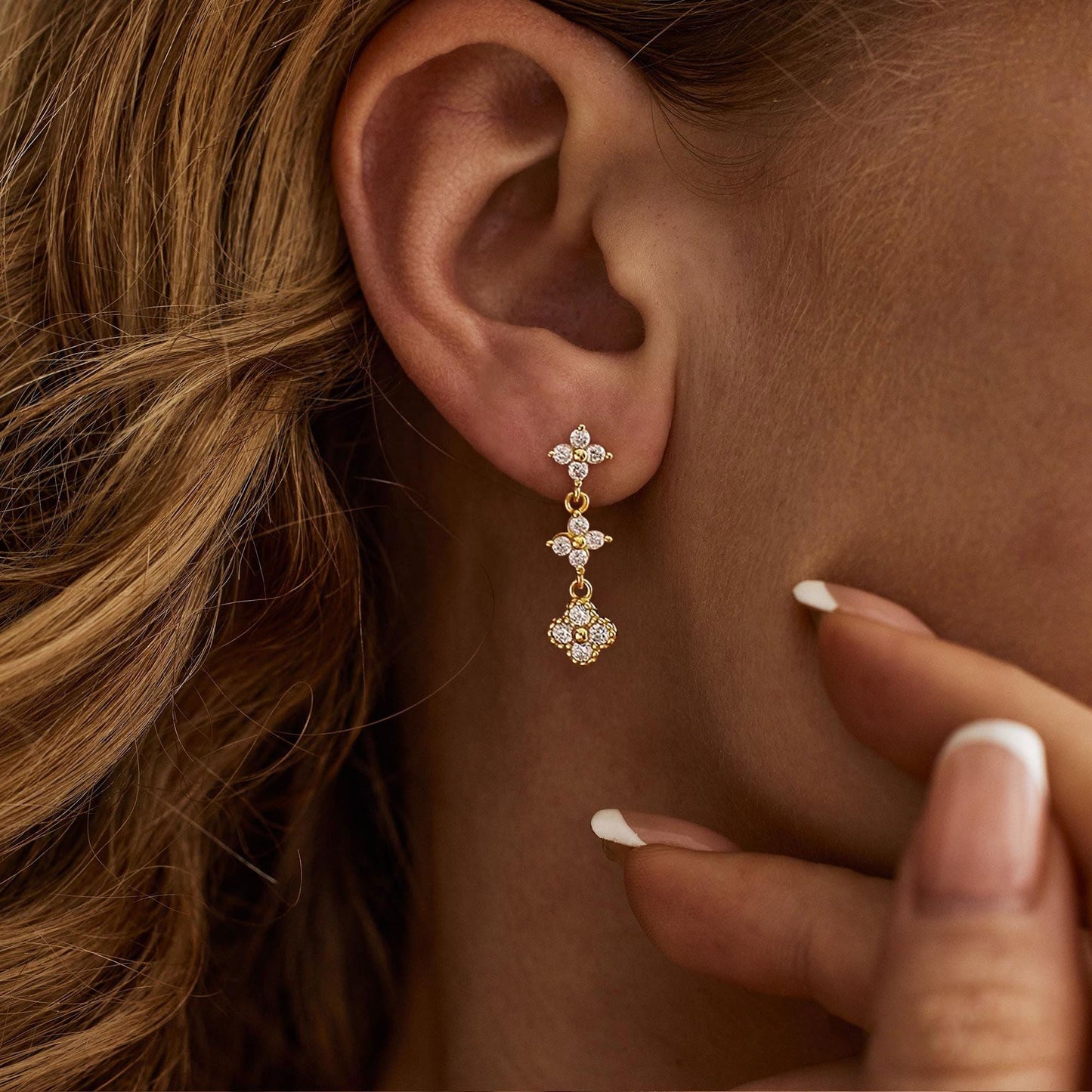 Voduim Dangle Earrings for Women, Dainty Wedding Earrings 14k Gold Plated Clover Drop Earrings for Women Trendy Cute Gold Earrings Long Dangling Rhinestone Earrings Unique Prom Jewelry for Women