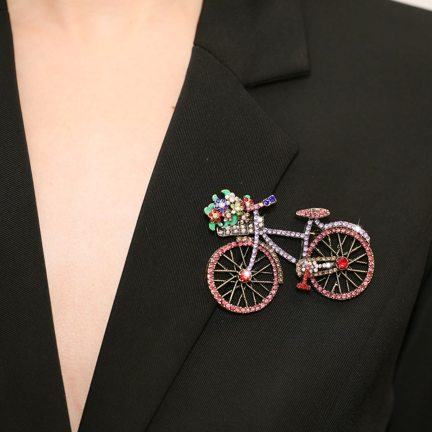 Vancy Utopia Crystal Rhinestone Creative Bicycles Brooch Pin for Women Retro Elegant Handmade Red Brooches Pins Classic Wedding Fashion Jewelry Accessories Gift