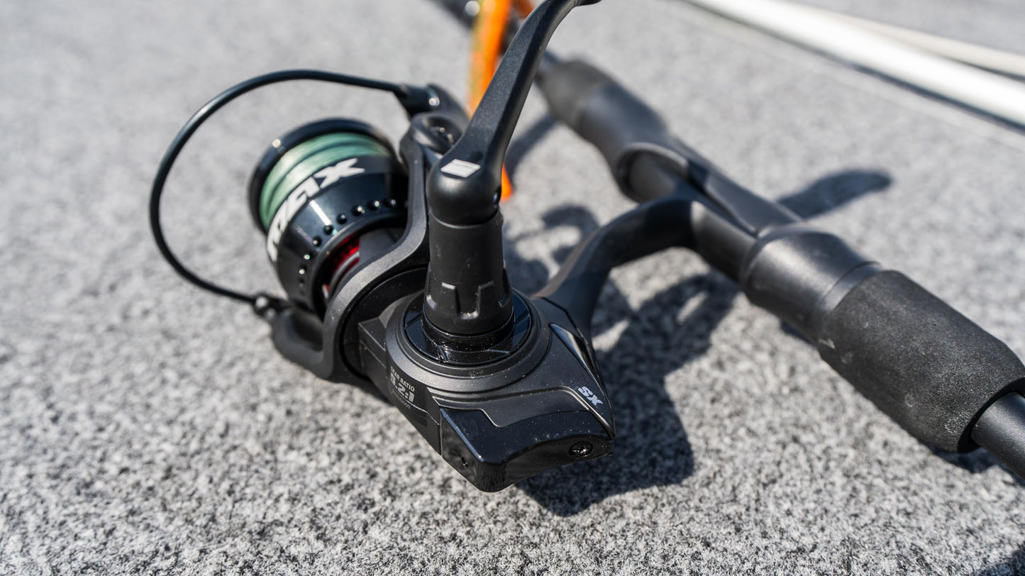 Abu Garcia Max SX Size 2500 Spinning Fishing Reel, High-Performance Freshwater Reel, A-Symmetric Carbon Frame and Rotor, Durable & Lightweight Construction, Max Drag of 7lb | 3.1kg