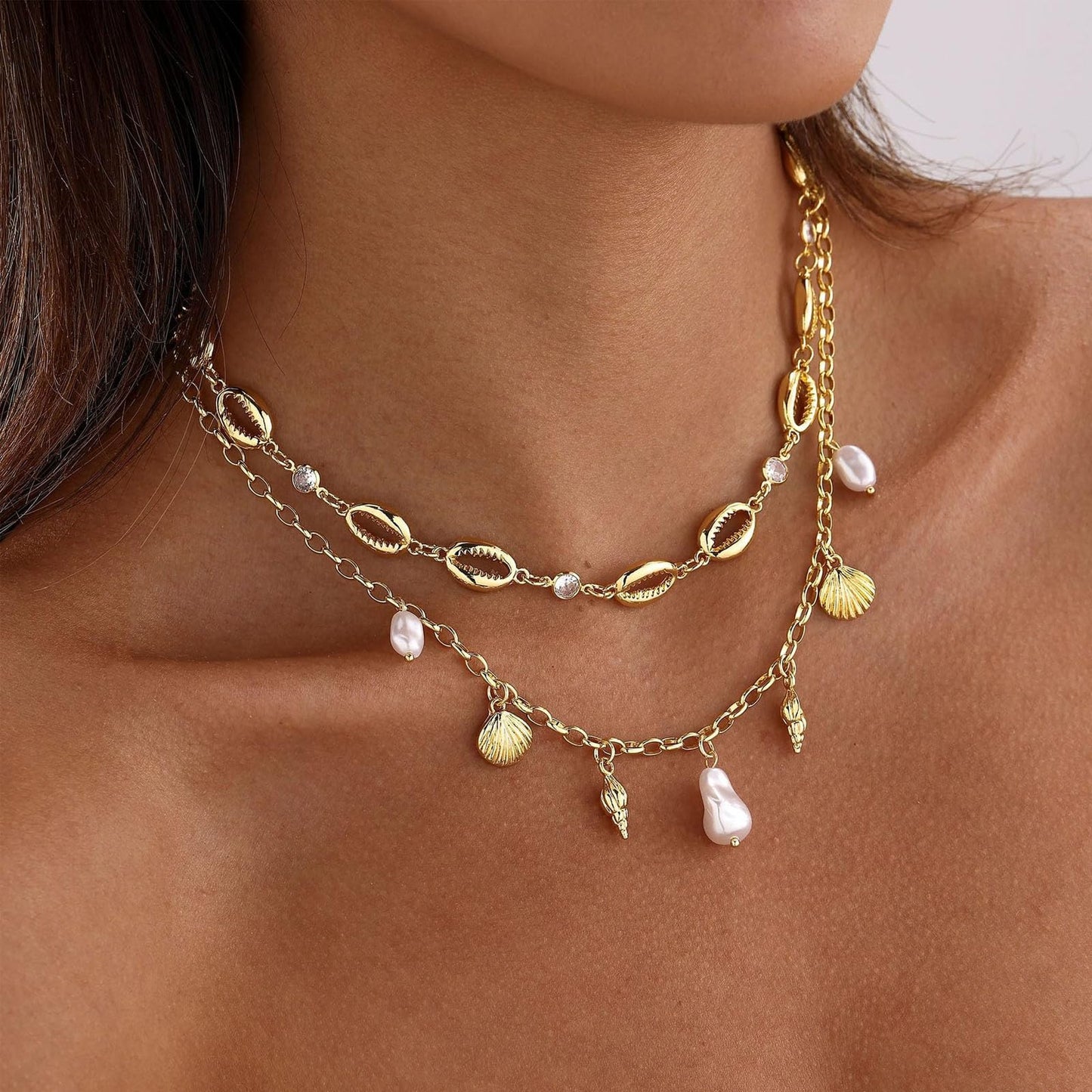 Gold Starfish Shell Necklace for Women Boho Layered Seashell Conch Shell Pearl Pendant Necklaces Set Bohemain Starfish Beach Necklaces Stack Beachy Summer Jewelry Outfits Accessories