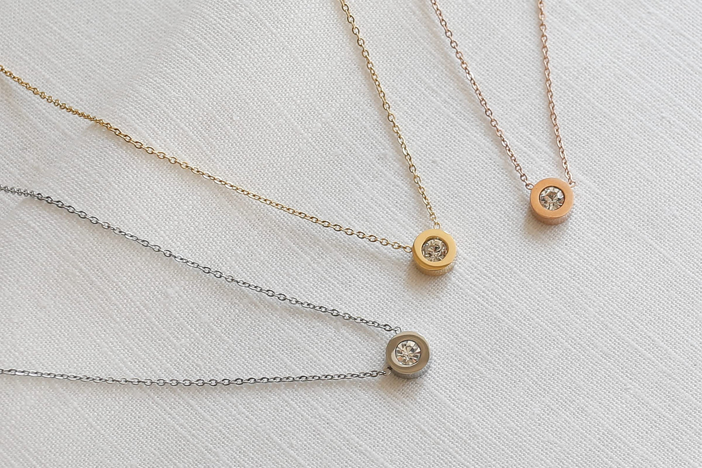 LUUK LIFESTYLE Feminine necklace with crystal rhinestone pendant, stainless steel and HAPPINESS gift card, chic jewelry, girlfriend, friendship present, Valentine’s Day, birthday, silver
