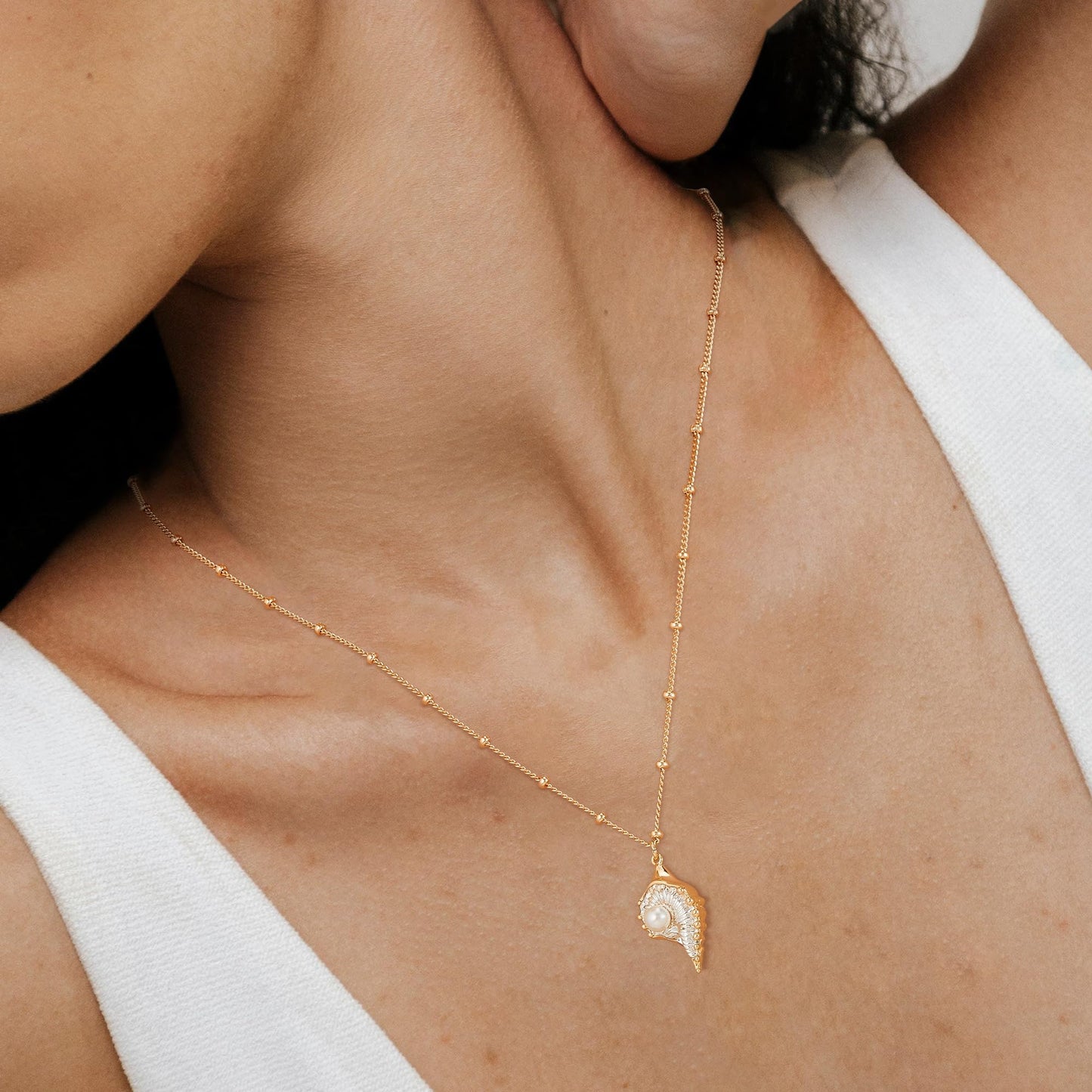 MTMY Gold Starfish Necklace 14K Gold Plated Shell Conch Ocean Pendant Necklace for Women Beach Summer Jewelry(Conch)