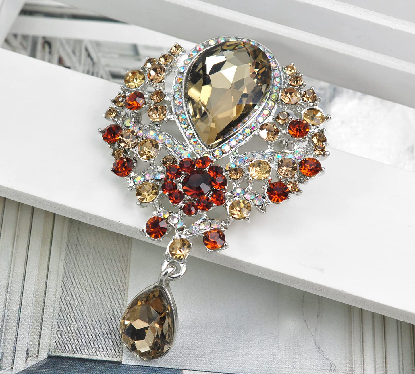 Gyn&Joy Women's Vintage Silver Tone Crystal Rhinestone Flower Wedding Bridal Teardrop Brooch Pin BZ098