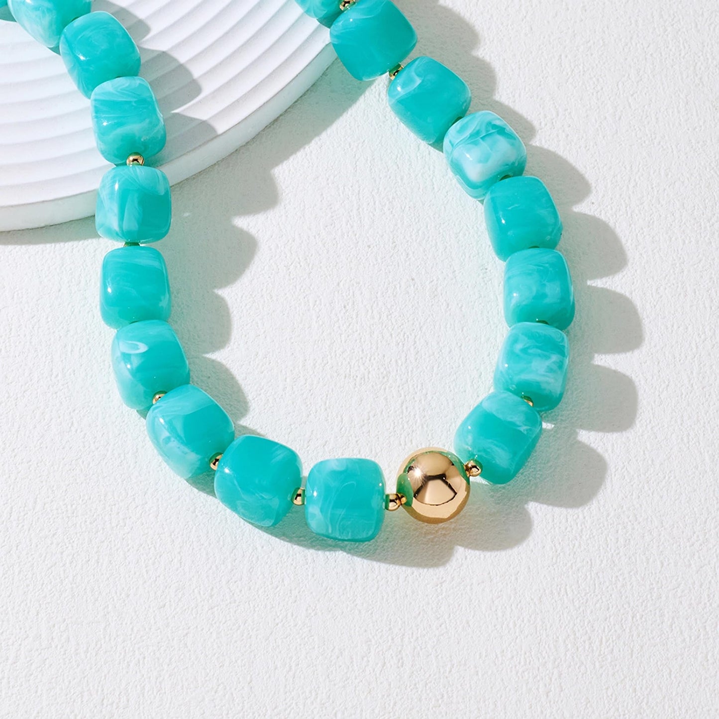 WOWORAMA Blue Chunky Beaded Necklace for Women Lake Blue Large Square Resin Bead Necklaces Statement Chunky Choker Necklace Summer Vacation Jewelry