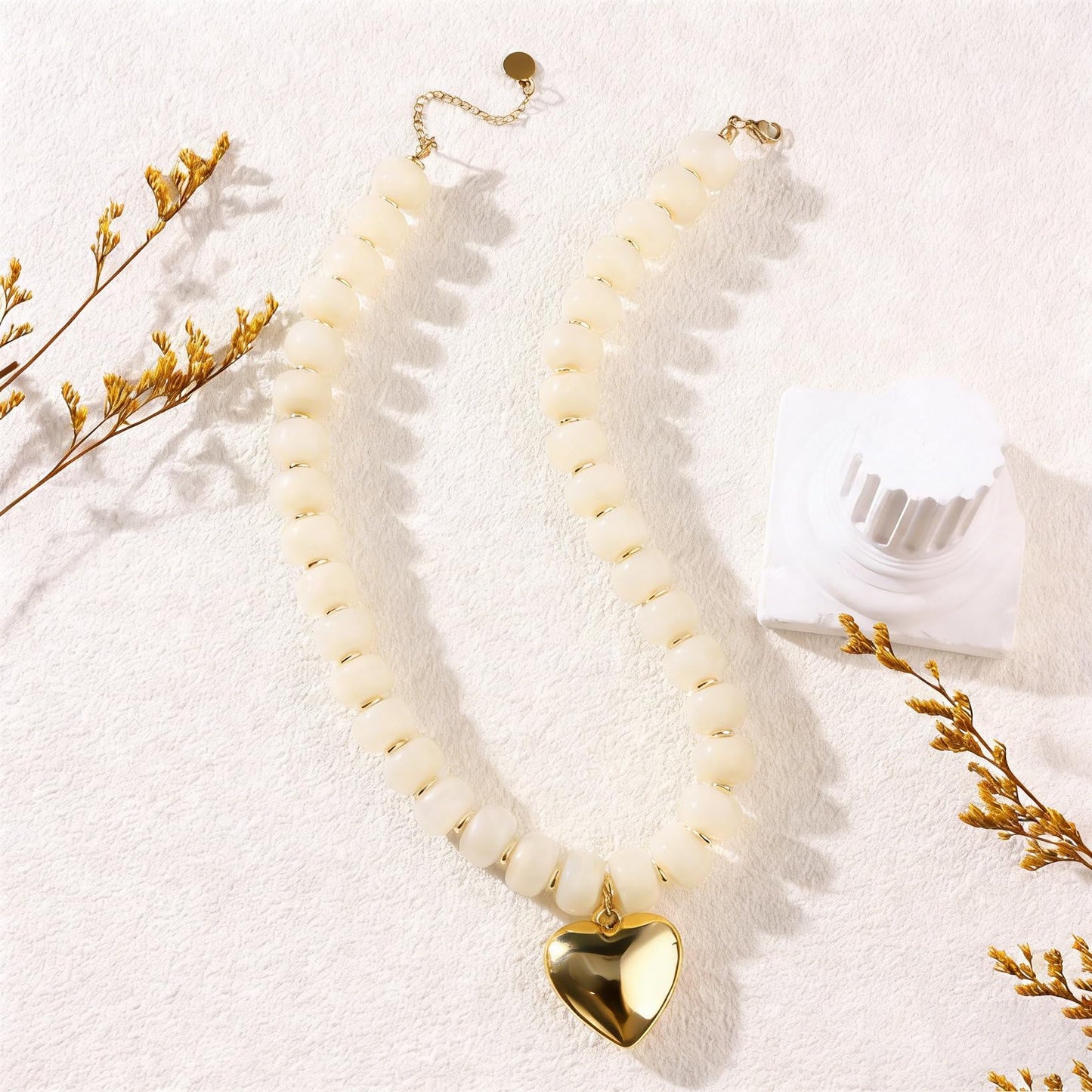 joymiao Chunky Heart Necklaces for Women Beaded Necklaces Colorful Resin Beaded Choker Necklace Statement Necklace Trendy Jewelry