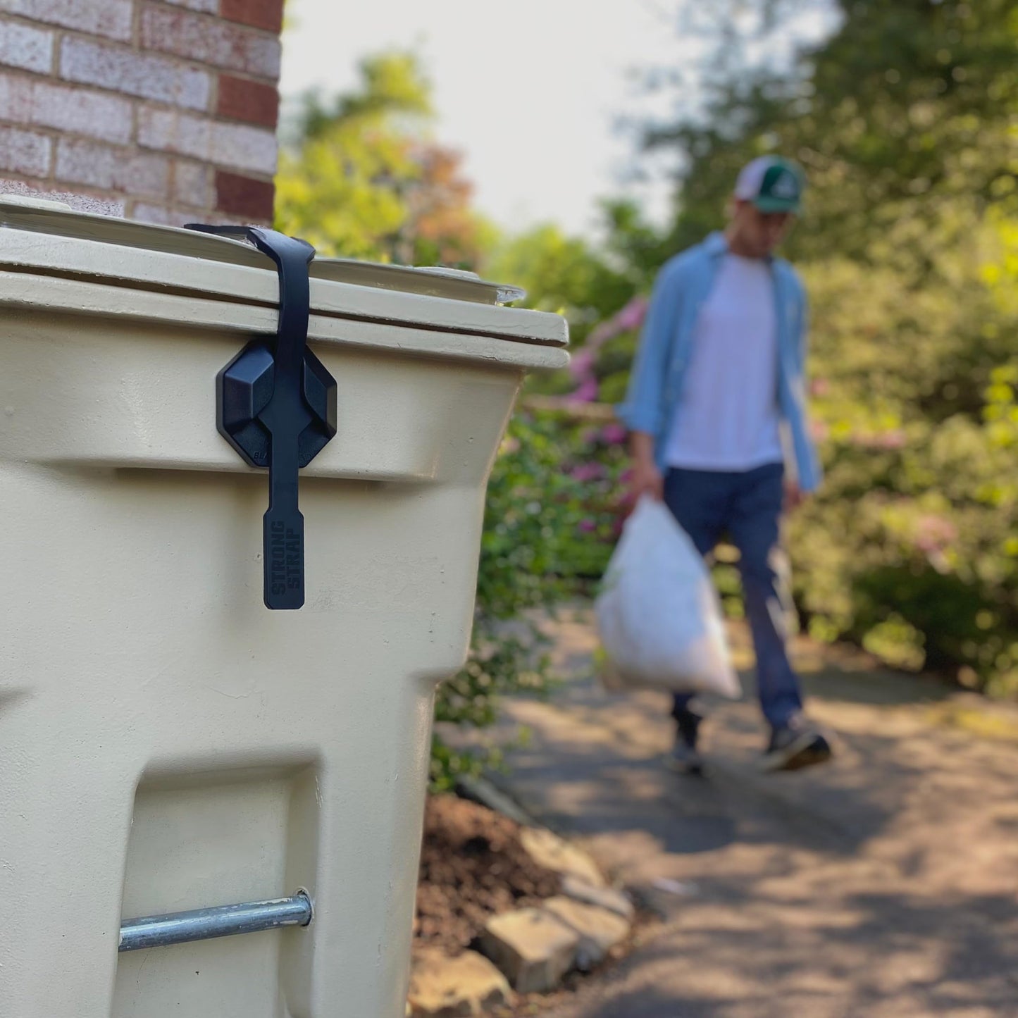 Blazer Brand Strong Strap Lid Lock for 32–96 Gallon Garbage Cans (1 Starter Kit) Long Lasting, No Tools Required, Stretch to Latch, Mitigate Pests, Wind, Overflow, and Spillage