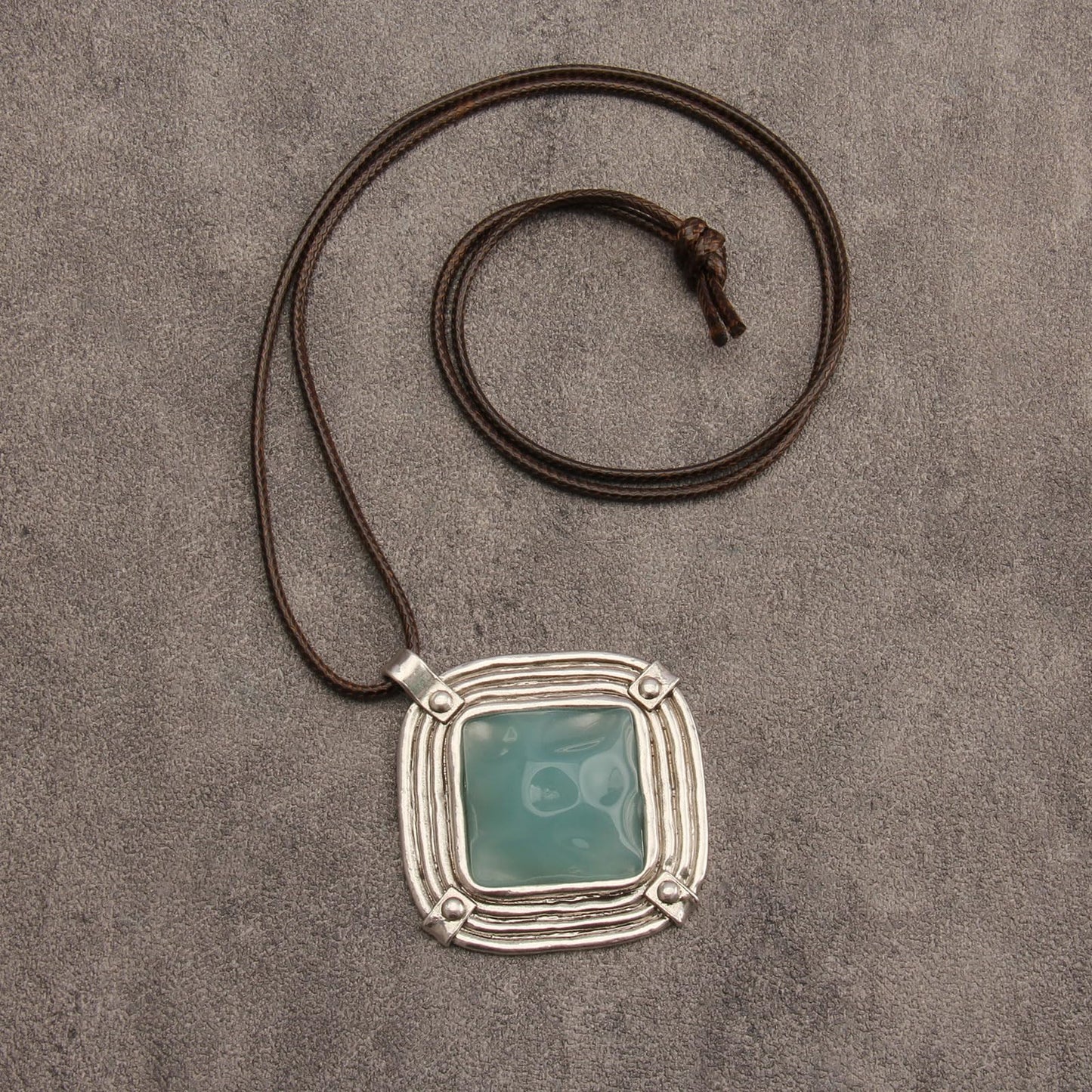 joymiao Boho Pendant Necklace Chunky Bohemian Necklace Boho Turquoise Necklace for Women Vintage Necklace for Cowgirls