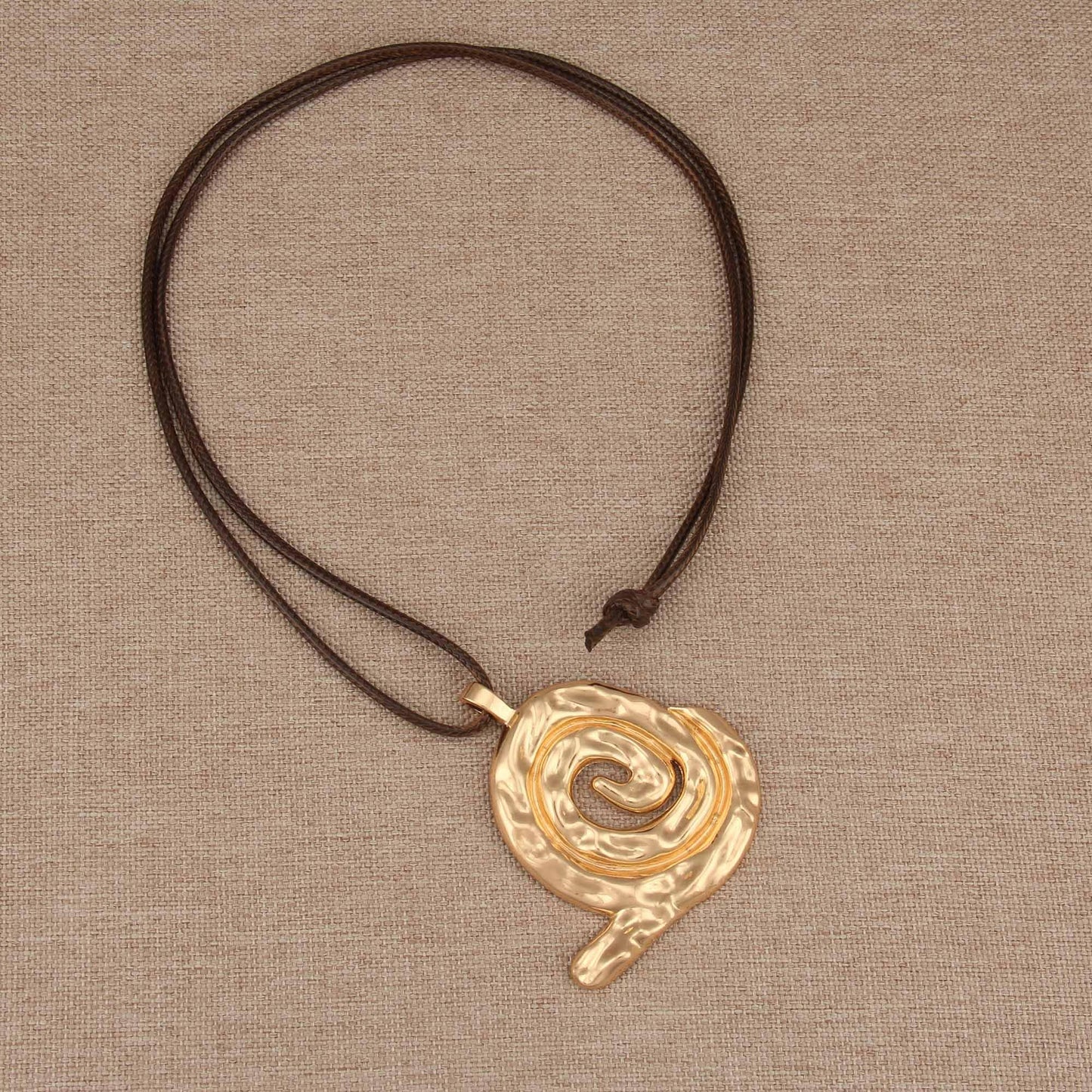 joymiao Bohemian Pendant Necklace Women Chunky Gold Necklace Boho Vintage Statement Necklaces with Swirl Pendant Casual Hippie Jewelry