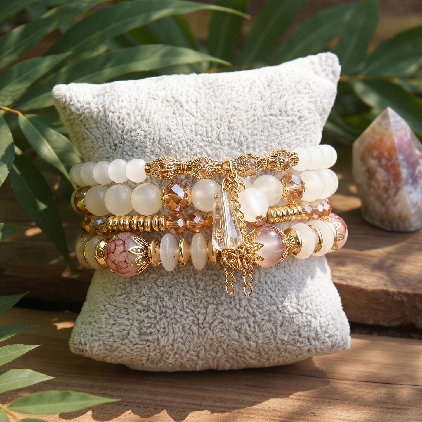 Tungary 4Pcs Beaded Bracelets for Women Bohemian Bracelet Stacks Handmade Natural Stone Stretch Bracelets Multi-Color Daily Wear Accessories Summer Beach Boho Jewelry Gift White Bracelet Set