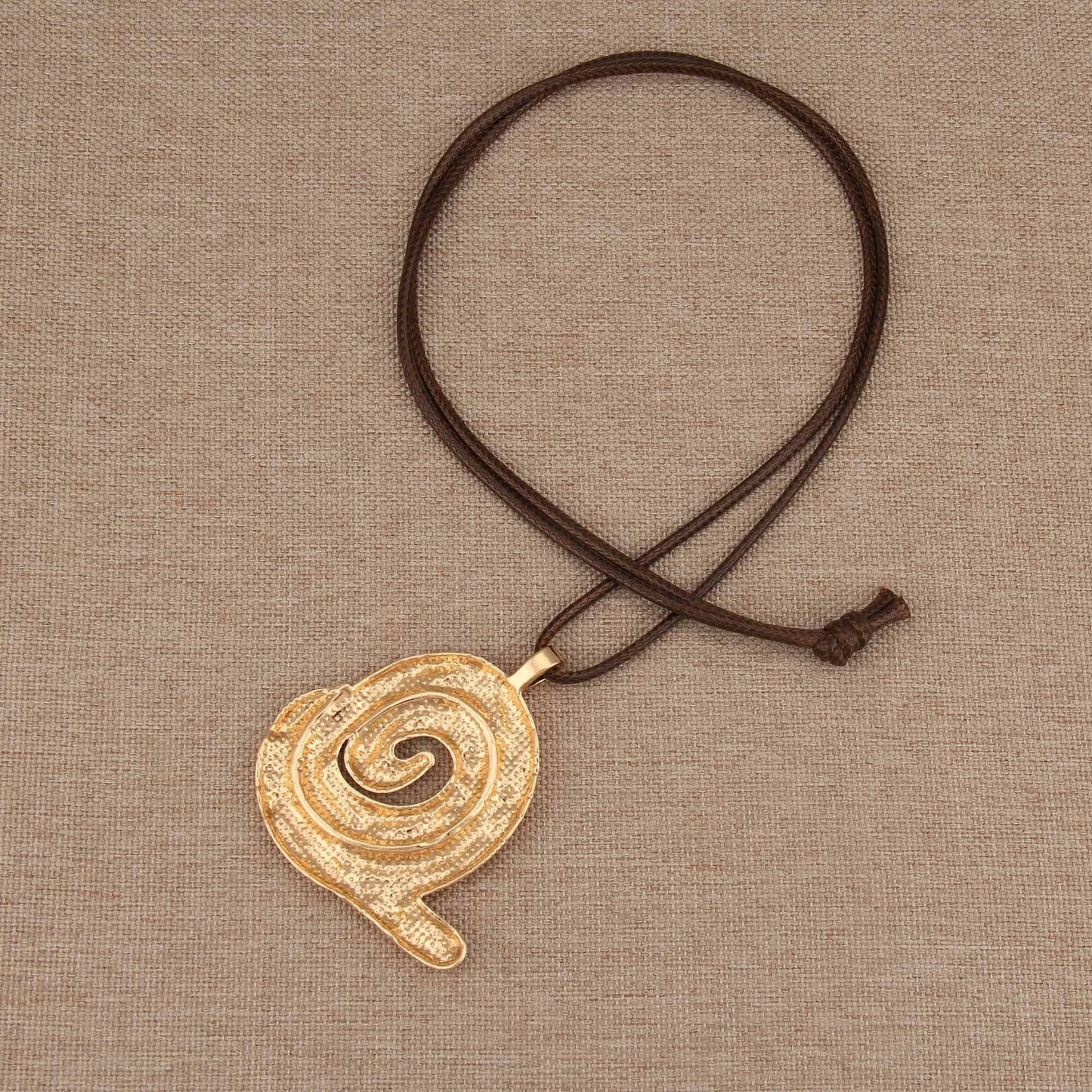 joymiao Bohemian Pendant Necklace Women Chunky Gold Necklace Boho Vintage Statement Necklaces with Swirl Pendant Casual Hippie Jewelry