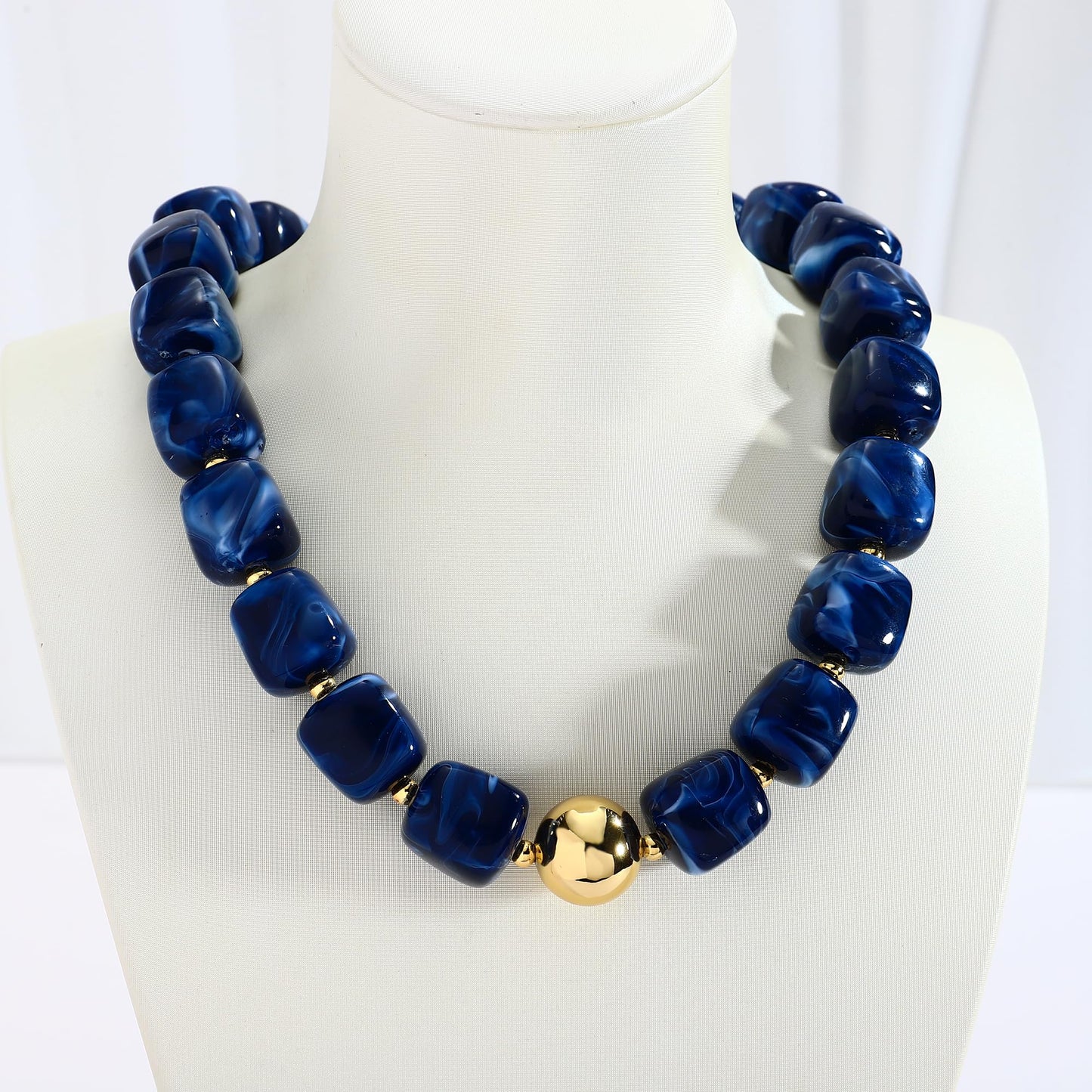 WOWORAMA Blue Chunky Beaded Necklace for Women Navy Blue Large Square Acrylic Beads Necklace Statement Chunky Choker Necklaces Summer Boho Jewelry