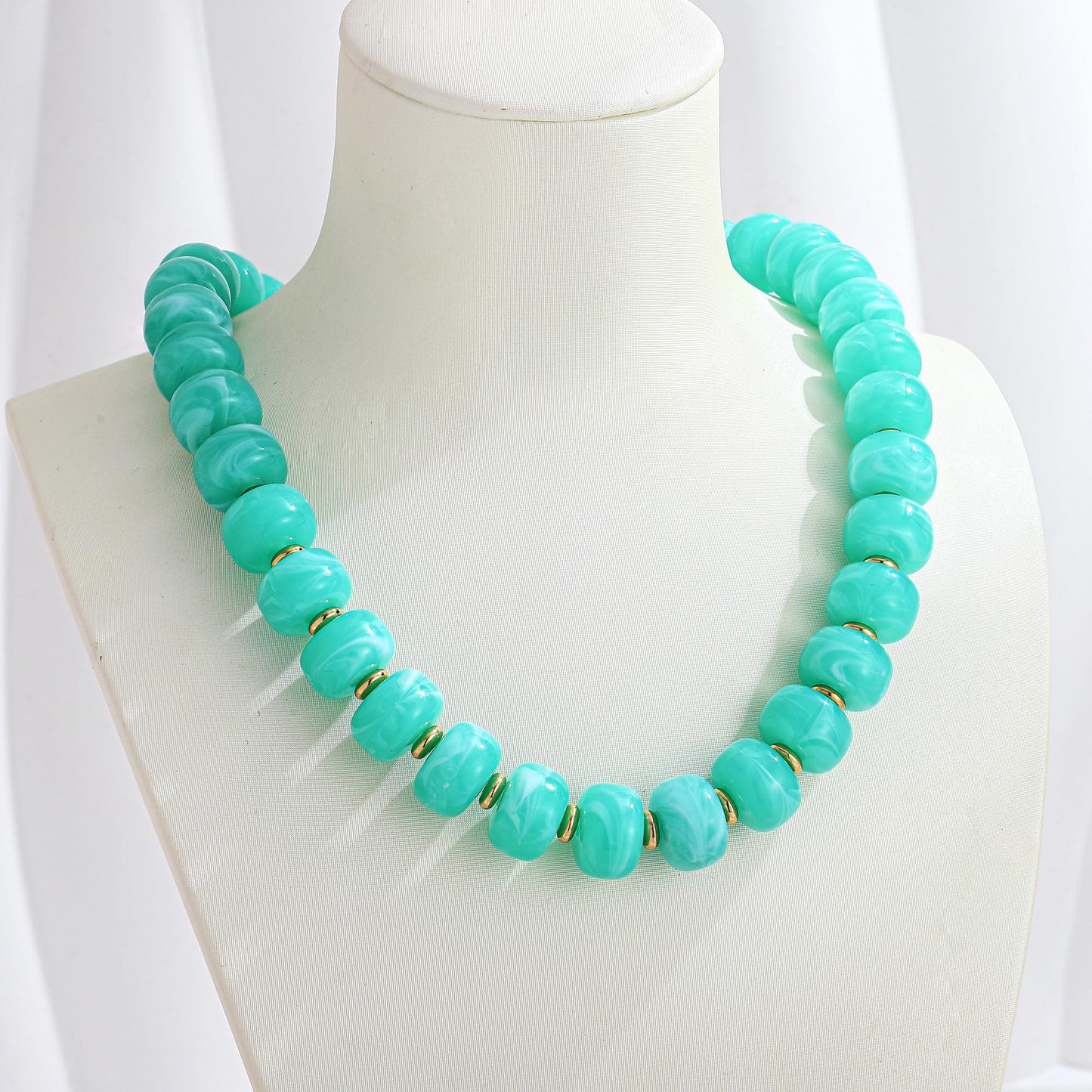 WOWORAMA Chunky Beaded Necklace for Women Lake Blue Resin Beads Choker Necklace Boho Blue Chunky Statement Necklaces Trendy Summer Holiday Jewelry
