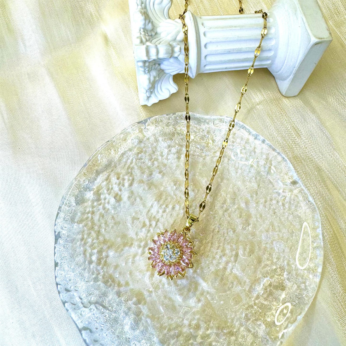 KONPJE Sunflower Fidget Necklace for Women Gold Moon Necklace Rotating Heart Necklaces Spinning Crystal Sunflower Anxiety Necklaces Crescent Moons Jewelry Accessories (Pink)