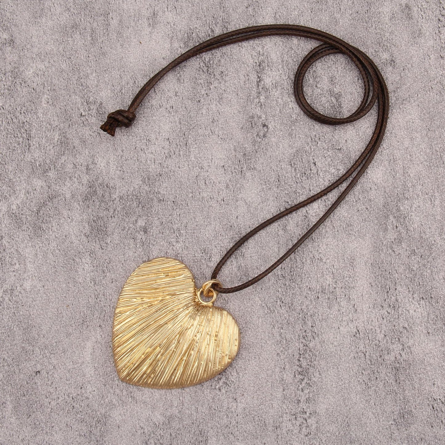 joymiao Boho Necklaces for Women Chunky Vintage Necklaces Large Pendant Necklace with Gold Heart Long Chain Bohemian Hippie Style