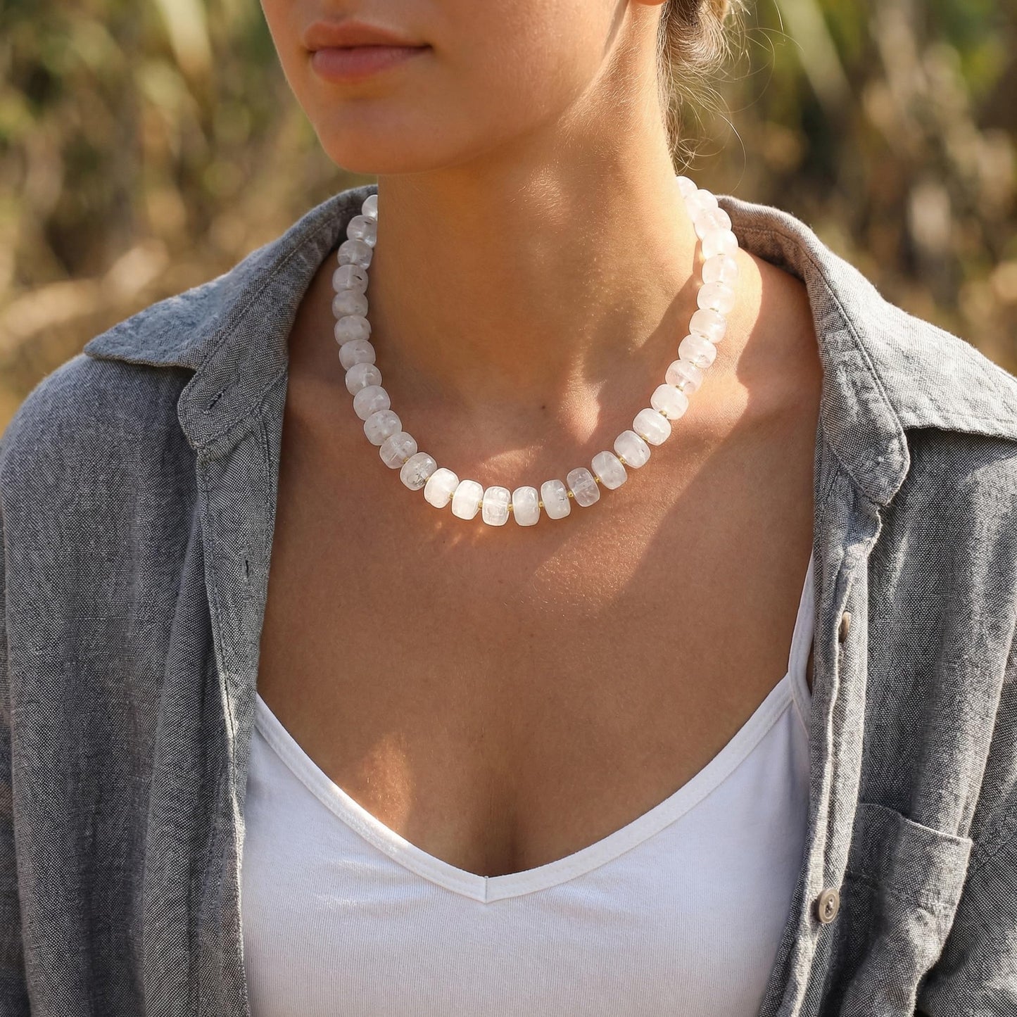Badu Clear White Chunky Beaded Necklace for Women,Acrylic Bead Choker Statement Necklace Cute Trendy Necklaces Jewelry Gifts