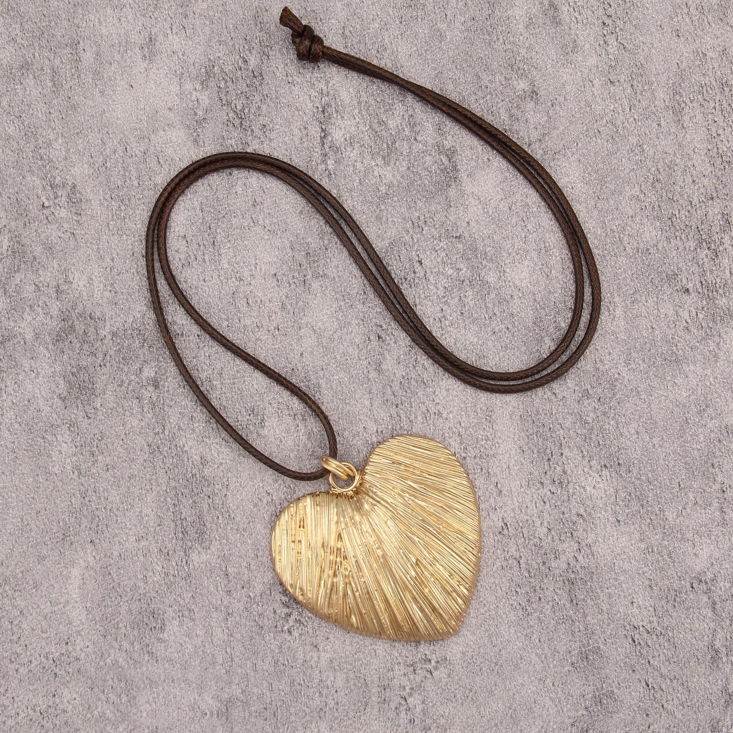 joymiao Boho Necklaces for Women Chunky Vintage Necklaces Large Pendant Necklace with Gold Heart Long Chain Bohemian Hippie Style